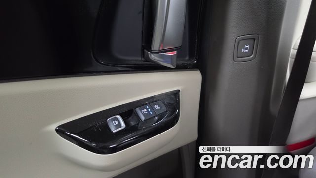 Kia Canival 2023 — photo 17