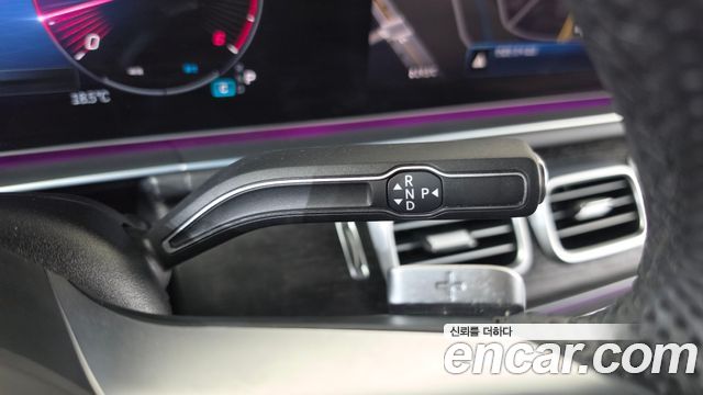 Mercedes-Benz GLE-Class 2023 — photo 12