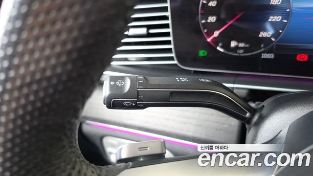 Mercedes-Benz GLE-Class 2023 — photo 28