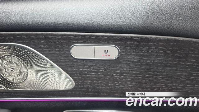 Mercedes-Benz GLE-Class 2023 — photo 30