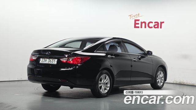 Hyundai Sonata 2011 — photo 2