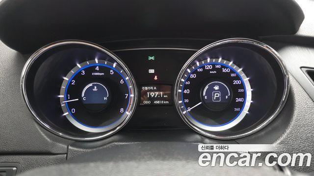 Hyundai Sonata 2011 — photo 11