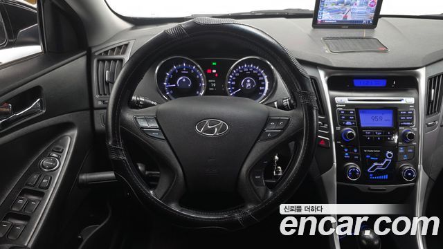 Hyundai Sonata 2011 — photo 20