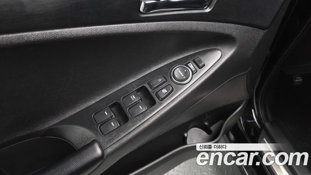 Hyundai Sonata 2011 — photo 28