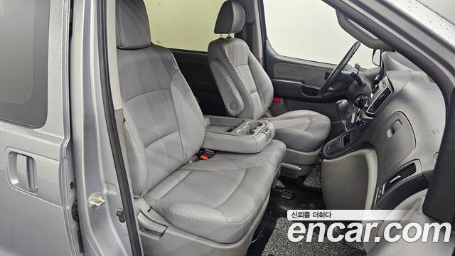 Hyundai Starex 2019 — photo 13