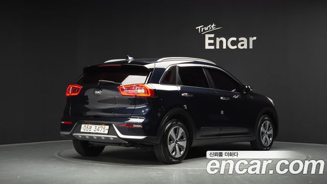 Kia Niro 2018 — photo 2