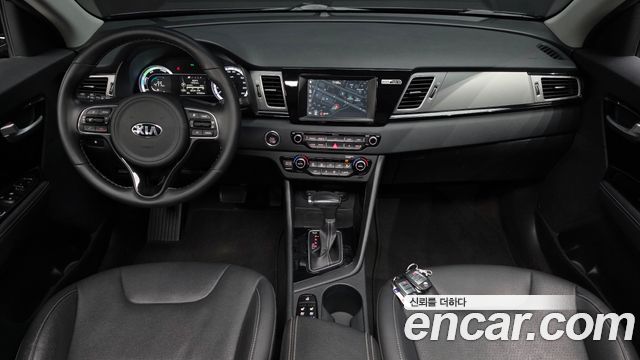 Kia Niro 2018 — photo 10