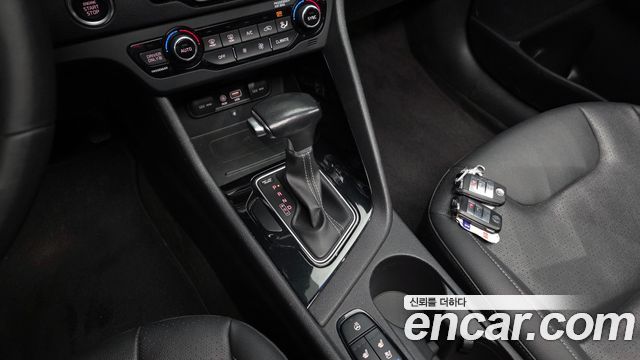 Kia Niro 2018 — photo 12