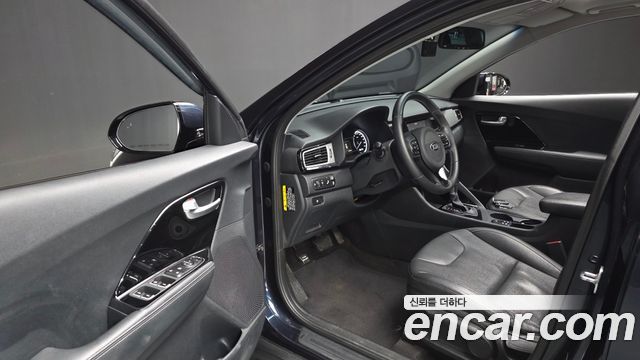 Kia Niro 2018 — photo 13