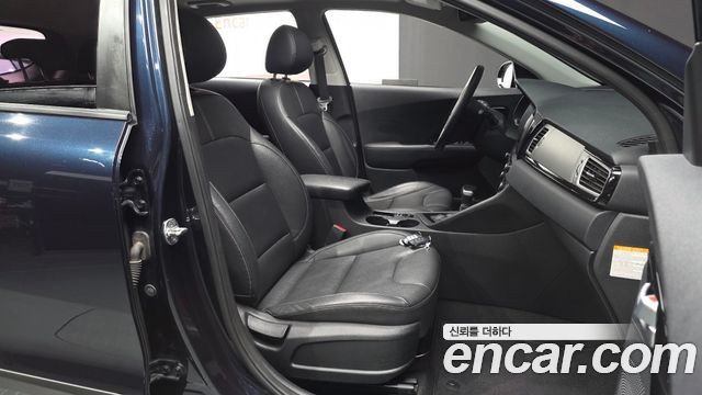 Kia Niro 2018 — photo 17