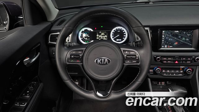 Kia Niro 2018 — photo 19
