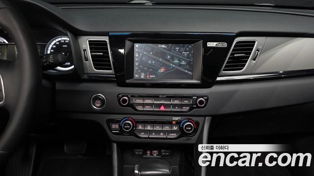 Kia Niro 2018 — photo 20