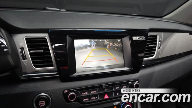 Kia Niro 2018 — photo 21