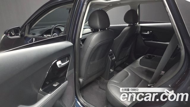 Kia Niro 2018 — photo 16