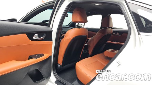 Kia K3 2022 — photo 16