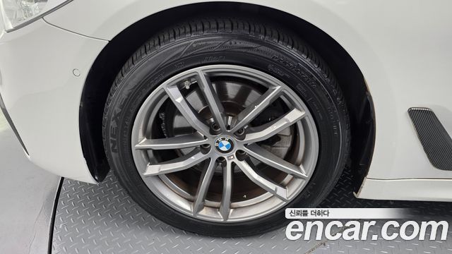 BMW 5-Series 2018 — photo 5