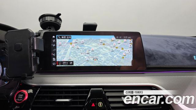 BMW 5-Series 2018 — photo 14