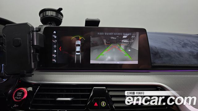 BMW 5-Series 2018 — photo 15