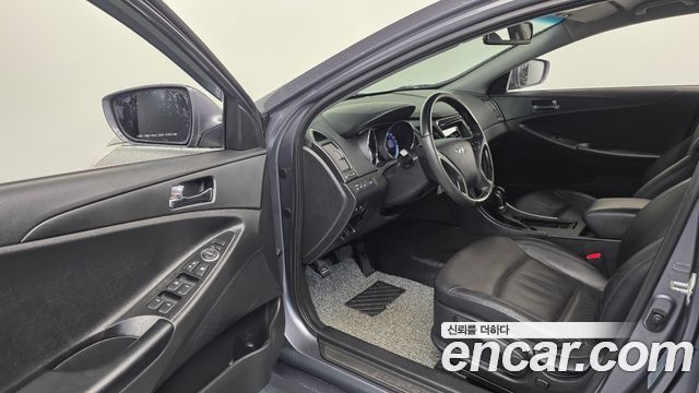 Hyundai Sonata 2012 — photo 10