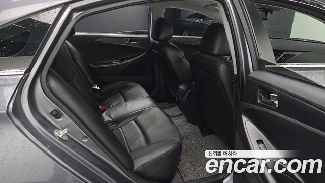 Hyundai Sonata 2012 — photo 11