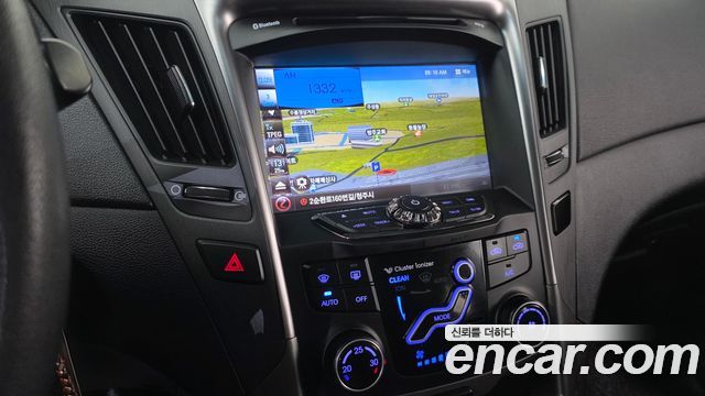 Hyundai Sonata 2012 — photo 13