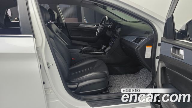 Hyundai Sonata 2017 — photo 16