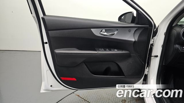 Kia K3 2022 — photo 14