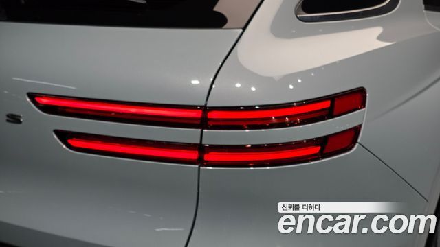Genesis GV70 2027 — photo 9