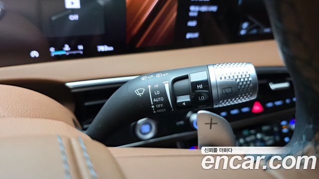 Genesis GV70 2027 — photo 28