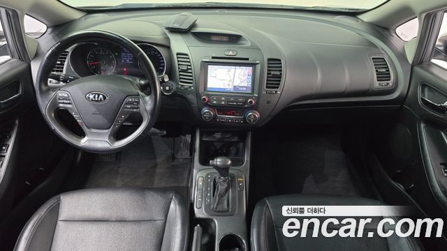 Kia K3 2015 — photo 10