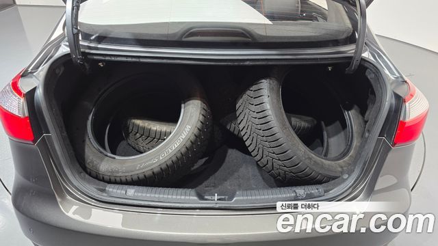 Kia K3 2015 — photo 26