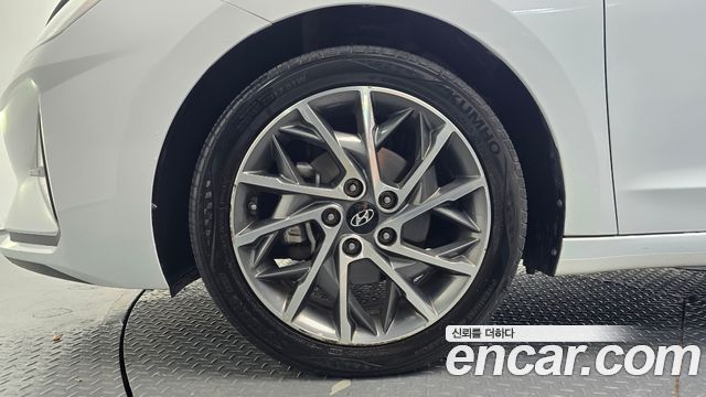 Hyundai AVANTE 2020 — photo 5