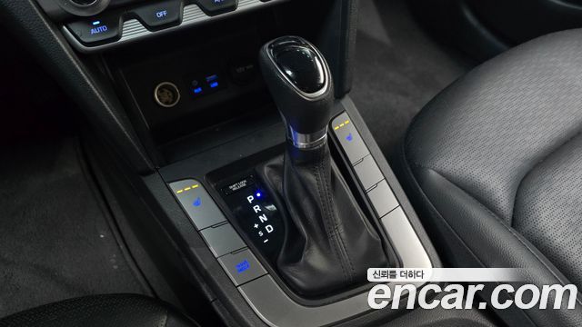 Hyundai AVANTE 2020 — photo 9