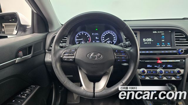 Hyundai AVANTE 2020 — photo 13