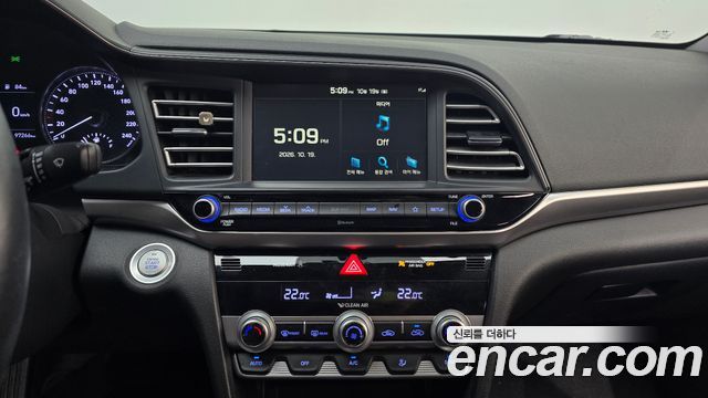 Hyundai AVANTE 2020 — photo 15