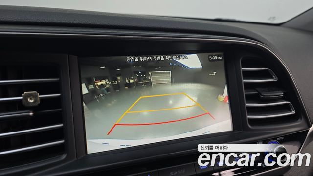 Hyundai AVANTE 2020 — photo 16