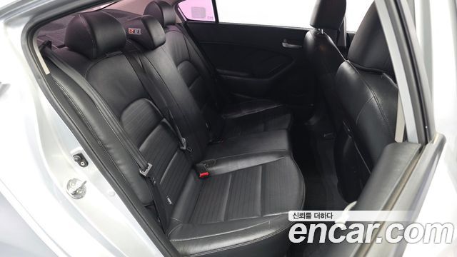 Kia K3 2018 — photo 18