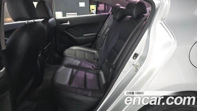 Kia K3 2018 — photo 16