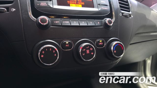 Kia K3 2018 — photo 29