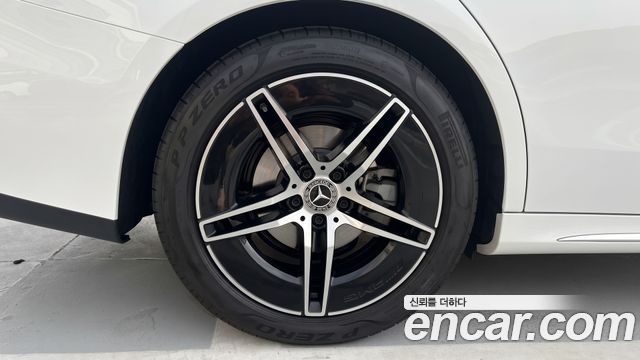 Mercedes-Benz E-Class 2026 — photo 5