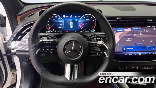 Mercedes-Benz E-Class 2026 — photo 11