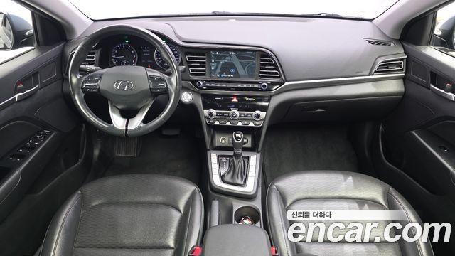 Hyundai AVANTE 2019 — photo 10