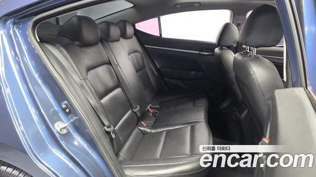 Hyundai AVANTE 2019 — photo 17