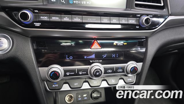 Hyundai AVANTE 2019 — photo 24