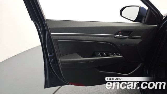 Hyundai AVANTE 2019 — photo 14