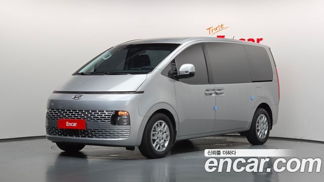 Hyundai Staria 2022 — photo 1