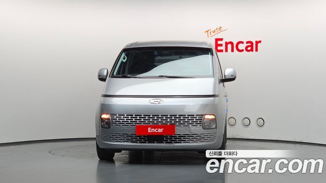 Hyundai Staria 2022 — photo 3