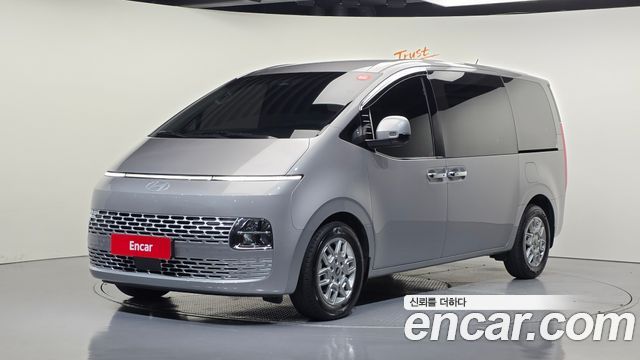Hyundai Staria 2025 — photo 1