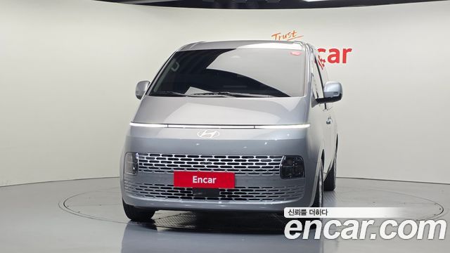 Hyundai Staria 2025 — photo 3