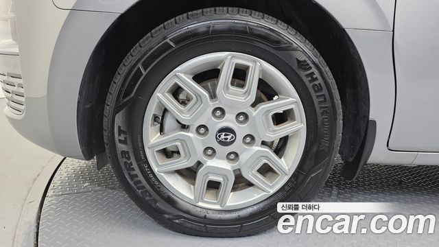 Hyundai Staria 2025 — photo 5